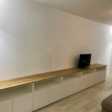 Meuble télé avec grand linéaire de rangement