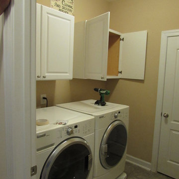 Easy Peasy and Inexpensive Laundry Room Makeover!