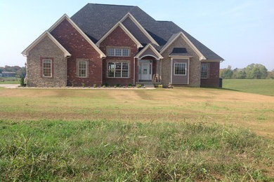 Example of a classic exterior home design in Louisville