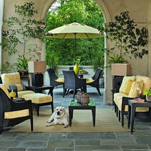 Outdoor living at lake