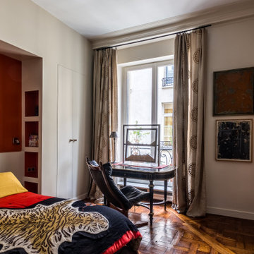 La chambre d'amis d'un appartement parisien