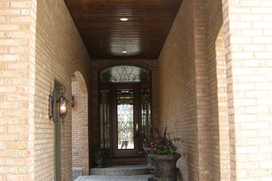 Transitional entryway photo in Cincinnati