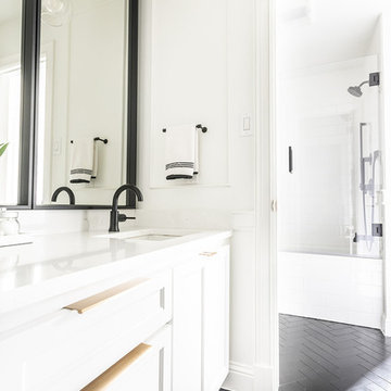 Lake Highlands Black and White Bath
