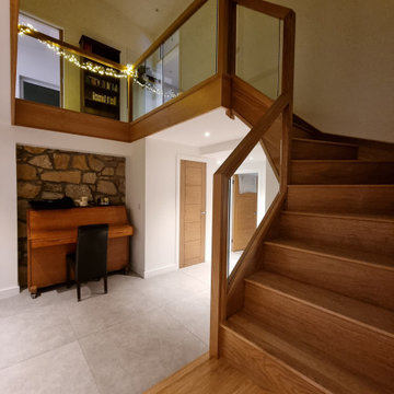 New Staircase | Seamless Oak & Embedded Glass | Glenrothes