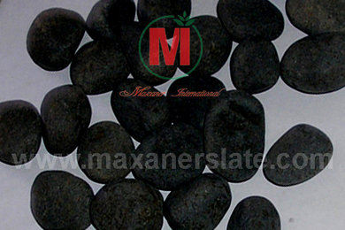 Black pebbles (Natural / Polished) at www.maxanerslate.com