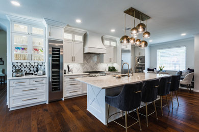 Kitchen - contemporary kitchen idea in Dallas