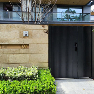 The beauty of the Fully series of courtyard gates