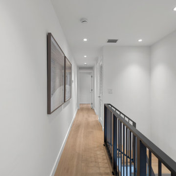 Contemporary Home - 12