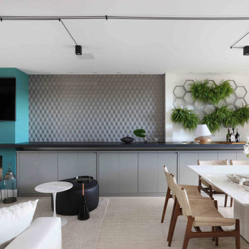 INSIDE | Contemporary / Pop Geek