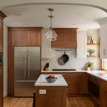Traditional two-toned cooks kitchen