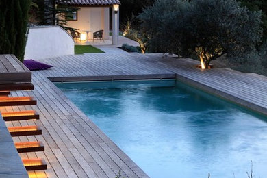 Inspiration for a contemporary pool remodel in Nice