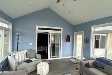 Mid-sized beach style sunroom photo in Chicago