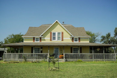 Country exterior home photo in Wichita