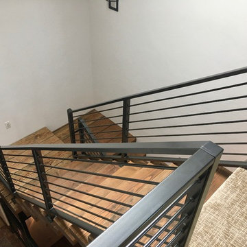 Eagle Landing - Floating Mono Beam Staircase & Horizontal Railings