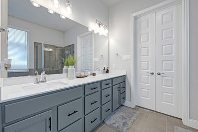 Bathroom - transitional bathroom idea in Houston