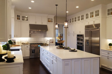 Kitchen - contemporary kitchen idea in New York