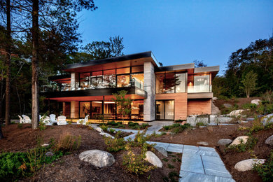 Contemporary exterior home idea in Toronto