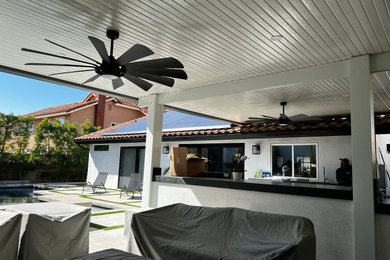 Photo of a contemporary patio in Orange County.