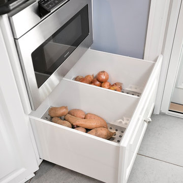 Kitchen & Closet Organization -- Lawrence, New York