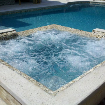 Square Spa with Rolled Edges