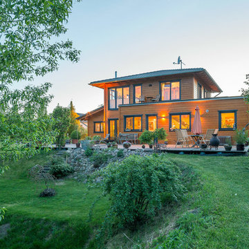 Treetop - Luxury timber house with generous space for two