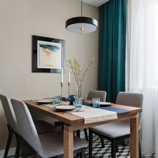 Idéer för en mellanstor modern matplats, med klinkergolv i porslin, flerfärgat golv och beige väggar