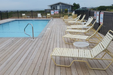 Outer Reach Motel Deck/Pool