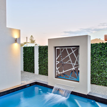 Elegant Artificial Ivy Poolside Wall - Lush Greenery for a Chic Outdoor Retreat