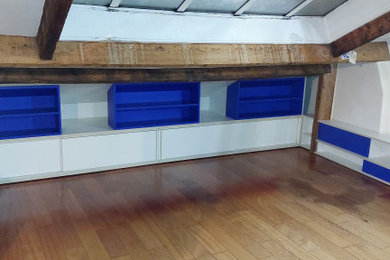 Les portes coulissantes et les cubes bleu KLEIN