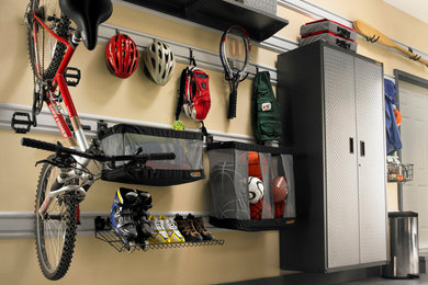Garage - contemporary garage idea in Miami