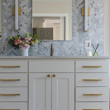Deluxe Master Bathroom