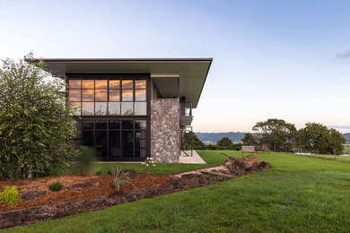 Large contemporary exterior in Gold Coast - Tweed.