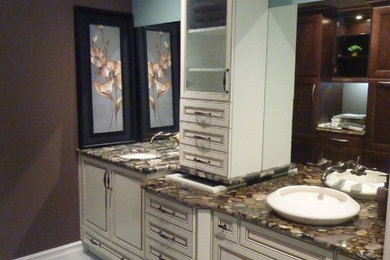 Kitchen - kitchen idea in Other