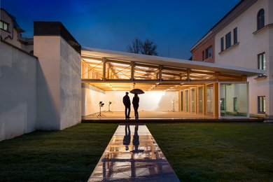Inspiration for a contemporary exterior home remodel in Madrid