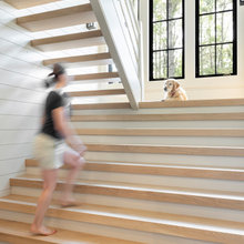 stairs/foyer/mudroom