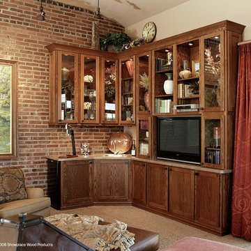 Door style: Pendleton | Species: Red Oak | Finish: Natural