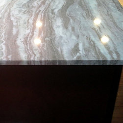 Dazzling Quartzite Moderne Kitchen - Products