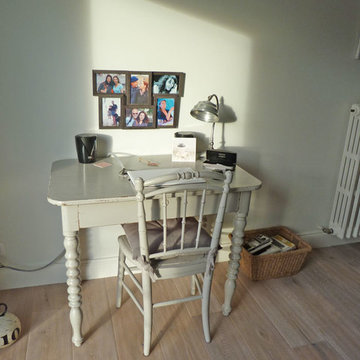 Espace bureau dans le séjour.