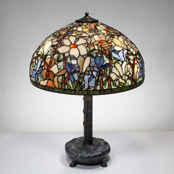 The Secret Garden (TSG 1895 USA) - 20-inch Magnificent Magnolia Gemstone Tiffany-Style Table Lamp - Table Lamps