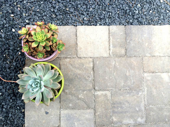 3pc Belgard pavers w/ basalt