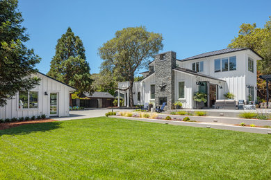 Photo of a contemporary landscaping in Sacramento.