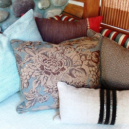 Solitude- Phase One and Two Addition/Remodel - Decorative Pillows