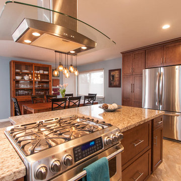 Entertaining Family Kitchen