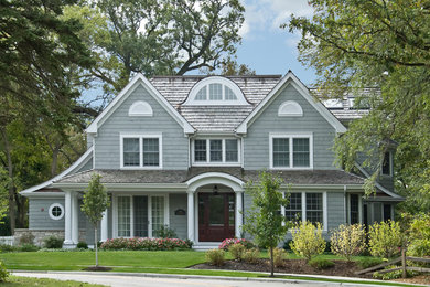 Example of a classic exterior home design in Chicago