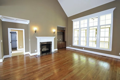 Minimalist home design photo in Indianapolis