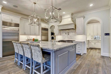 Kitchen photo in Houston