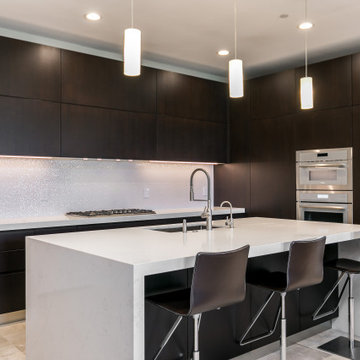 Summit Ridge Ultra-Modern Kitchen
