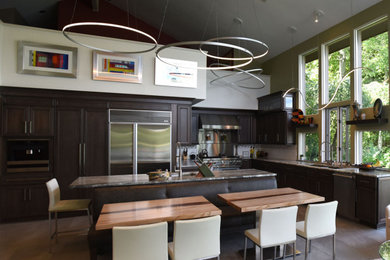 Inspiration for a 1950s kitchen remodel in Cleveland