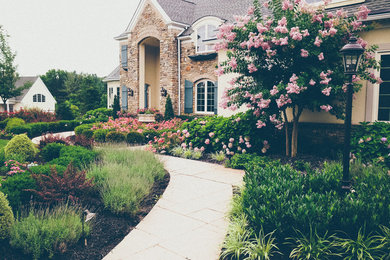 Example of a classic exterior home design in Philadelphia
