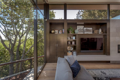 Minimalist family room photo in San Francisco